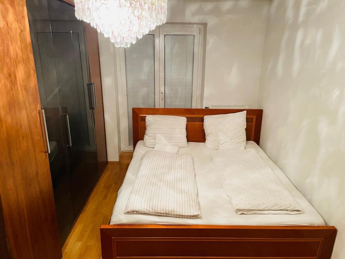 Room In City Center Near U6,U3 And Westbahnhof Vienna Esterno foto
